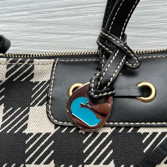 NWOT Dooney & Bourke Large Tassel Zip Top Bag Black Off White Check - Picture 6 of 11